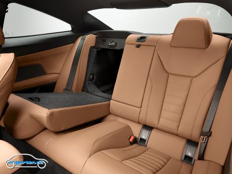 BMW 4er Coupe (G22) MJ 2021 - Rücksitze mit variabler Durchlademöglichkeit
