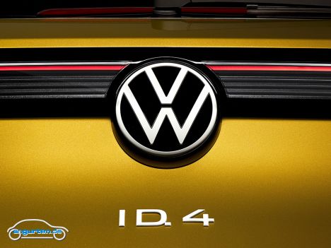 VW ID.4 - Elektroauto - 2021 - ID.4 und VW-Logo