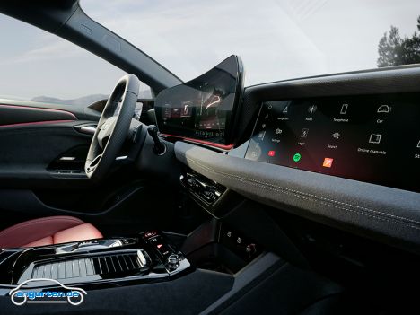 Audi S6 Avant e-tron (2025) - Innenraum - gut sind hier die gebogenen Hauptdisplays zu erkennen.