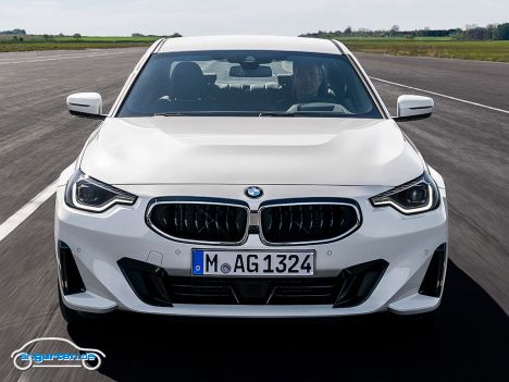 BMW 2er Coupe (G42) - 2022 -  - 220i in weiß