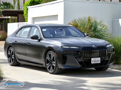 BMW i7 - Frontansicht in Frozen Deep Grey