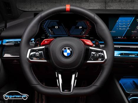 BMW M5 Touring - Lenkrad und Kombidisplay