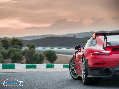 Porsche 911 GT2 RS - Bild 13