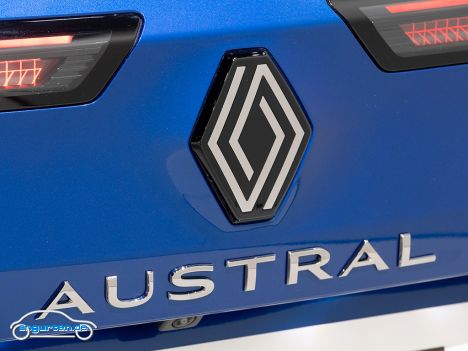 Neuer Renault Austral 2023 - Neues Renault Logo und Austral Schriftzug