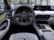 Mazda CX-80 - Innenraum hell - infotainment ist hier noch klassisch von Lüftung und Klima getrennt.