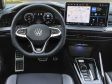 VW Golf 8 Facelift 2024 - Der Bildschirm des neuen MIB 4 (Modularer Infotainment Baukasten) ist nun alleinstehend im Tablet-Style wie auch bei den neuen Modellen Tiguan und Passat 9.