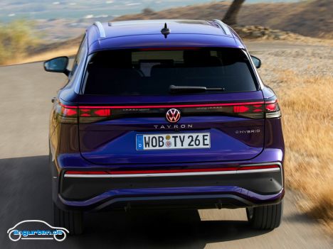 VW Tayron (2025) - Heckansicht in Ultra Violet (Metallic)