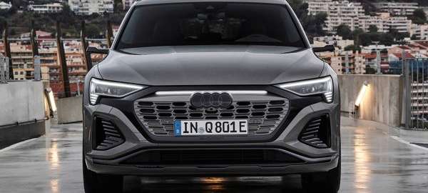 Eingereiht ins Namensschema: Aus dem e-tron wird der Q8 e-tron. Bild: Audi AG