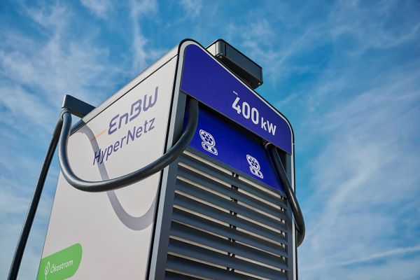 Ladesäulen der derzeit stärksten Leistungsklasse werden von EnBW in Öhringen an der A6 aufgestellt. © Bild: EnBW - Endre Culic